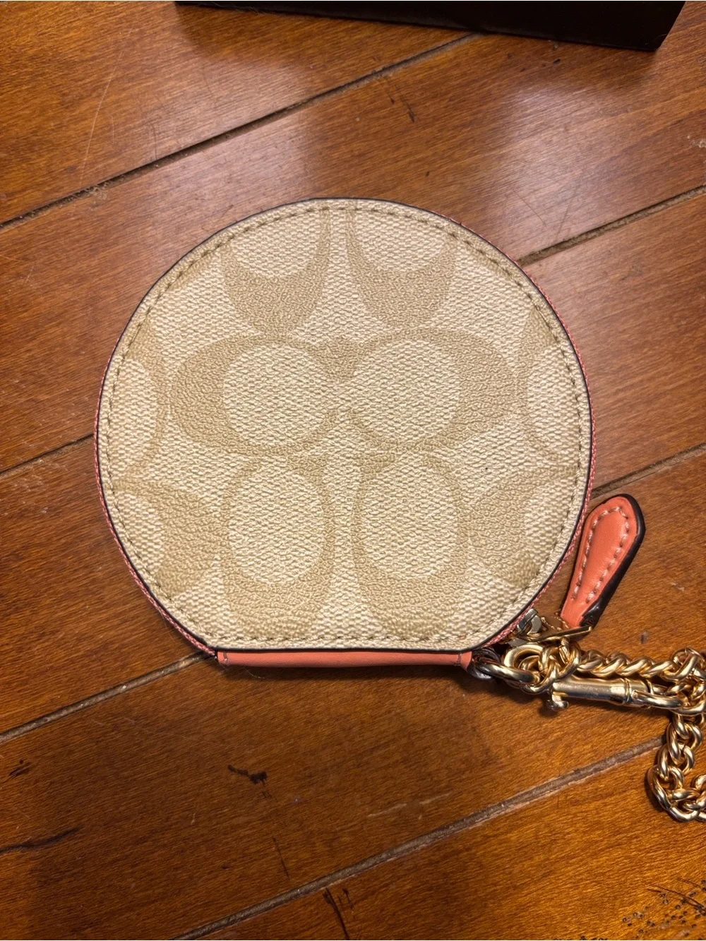 Coach round coin